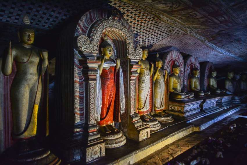 Boeddhabeelden in de Dambulla rotstempel<br>