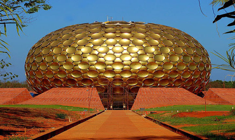 De Mantrimandir in Auroville