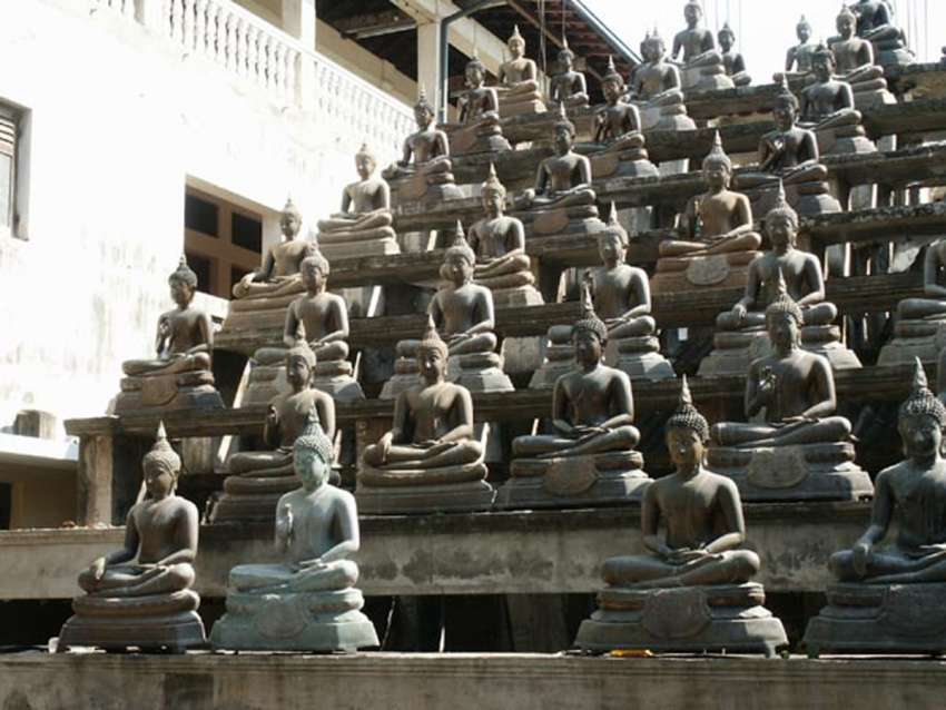 Boeddha's op het dak in Colombo