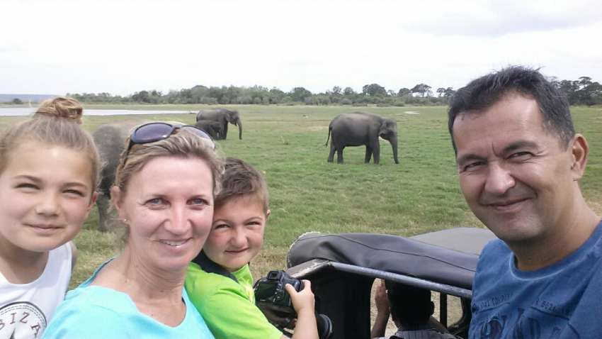Op jeep safari in Sri Lanka