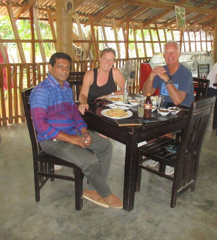 Manon en Ben met hun gids Sujee<br>