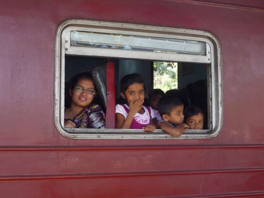 Altijd wel vrolijke gezichten tijdens je rondreis in Sri Lanka